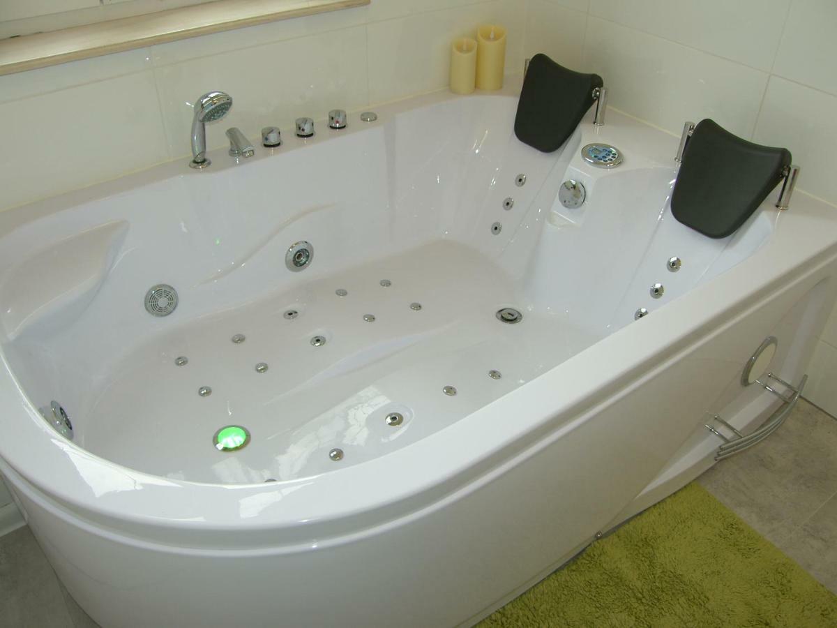 Kaliny Apartamenty Wanny Z Hydromasazem Chorzow Ngoại thất bức ảnh